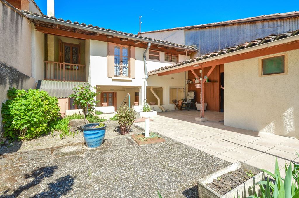 Maison de village LEVIGNAC